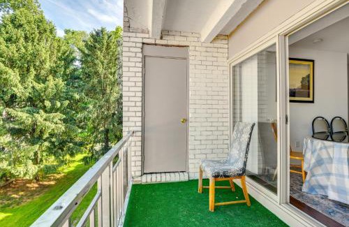 North Bethesda Apartment | North Bethesda Apartment with Community Pool!