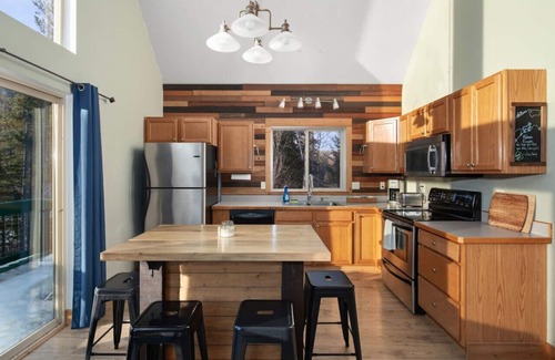 Columbia Falls Cabin | North Fork Hideaway near Glacier National Park