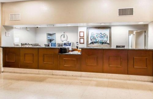 Golden Glades Hotel | North Miami Beach Gardens Inn & Suites