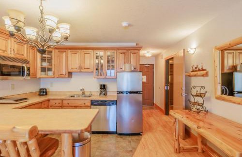 Biwabik Apartment | North Ridge Mountainside Condo