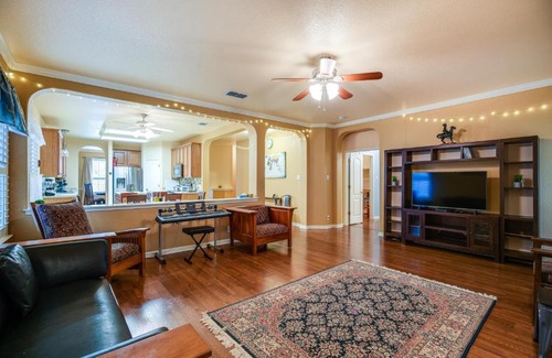 Stone Oak House | North San Antonio Vacation Rental with Yard and Deck!