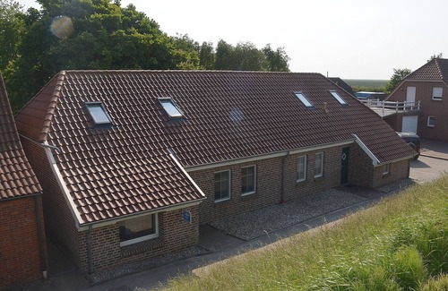 Hilgenriedersiel Apartment | North Sea coast directly on the dike + natural beach