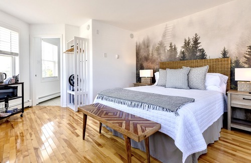 Louisbourg House | North Star Beach Suites