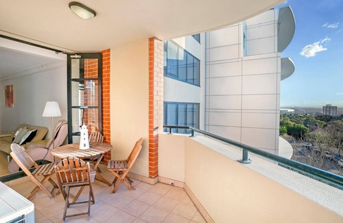 North Sydney Apartment | North Sydney- AX301 Napier St - Spacious 2BR in North Sydney with Parking, Gym Pool Access