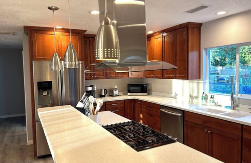 Alamedan Valley House | North Valley Garden Bungalow 2 bed/2bath-quiet yet central
