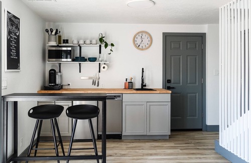 Springfield House | Northbank Loft: Hot tub and 1 mile from Autzen