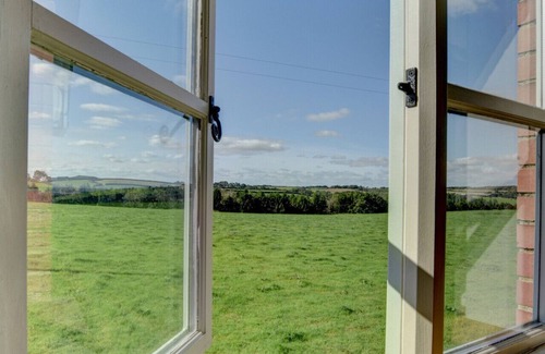 Burrington House | Northcote Lodge - Three Bedroom House, Sleeps 6
