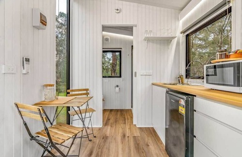 Dadswells Bridge House | Northern Grampians Getaway by Tiny Away