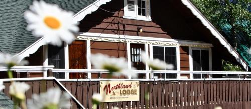 Waterton Park Bed & Breakfast | Northland Lodge