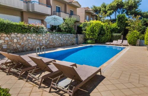 Kifisia Villa | Northside Privé Garden Athens Luxurious Villa/Pool