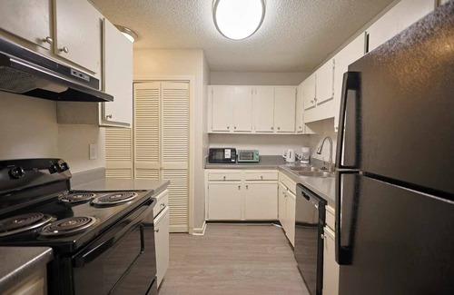 Tougaloo Apartment | Northtown Apartments 15F I Spacious 1 Bed 1 Bath