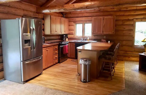 Deerbrook Cabin | Northwoods Cabin - UTV Trails, Hiking, Wi-Fi, Firepit, King Beds, Fishing