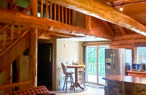 Deerbrook Cabin | Northwoods Cabin - UTV Trails, Hiking, Wi-Fi, Firepit, King Beds, Fishing