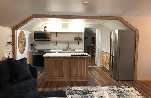 Tomahawk House | Northwoods waterfront upper one bedroom unit on the Spirit River Flowage.