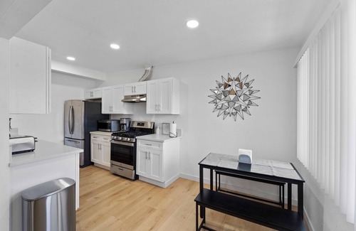 Norwalk House | Norwalk- NEAR Disney, Knotts, Beaches