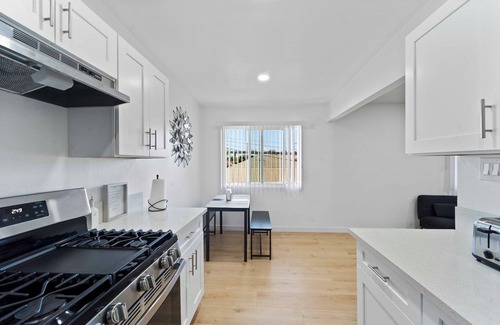 Norwalk House | Norwalk- NEAR Disney, Knotts, Beaches
