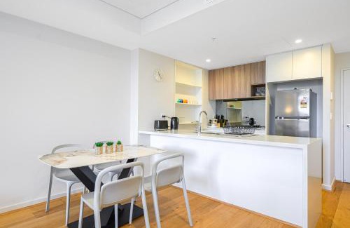 Norwest Apartment | NorwestPendle Hill Modern 2Br Apt near Coles