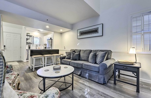 Norwich Apartment | Norwich 'The Villas': Near Mohegan Sun Casino
