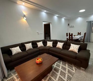 Bingerville Apartment | Nos 3 appartements meublés - Jusqu'à 10 personnes, Residence Nehemie Feh-Kesse Bingerville