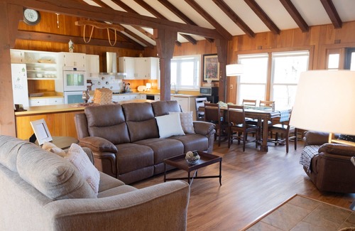 Goshen House | Nostalgia, Privacy in the Mountains, Comfortable