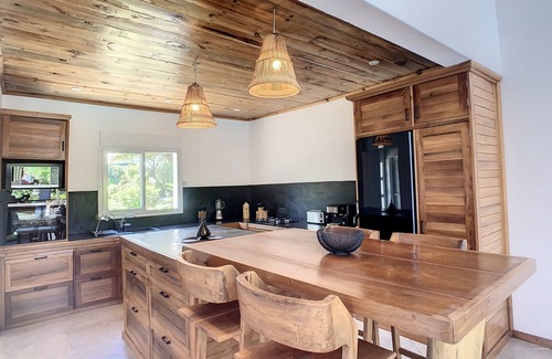 Nosy Be House | NosyBe, l'île aux parfums, 300 m from the beach, tropical garden