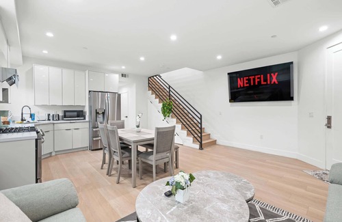Pico-Union Apartment | Not affected by the fire/Modern Spacious Home with Parking & Fully Equipped Kitc