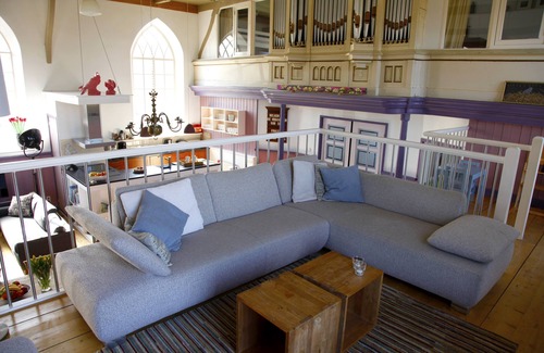 Oosterbierum House | Not just any holiday home -but a small church with atmosphere, space and comfort