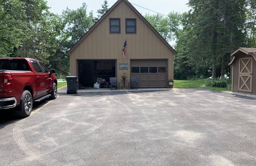 Backus Apartment | Not so rustic brand new apartment on beautiful Pine Mountain Lake.