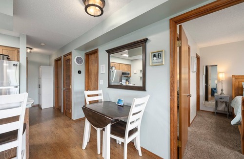 Branson West Condo | Notch Estates★WALKIN 2 KING BEDS★Free Boat Trailer Parking★1Mi to SDC