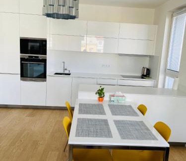 Nusle Apartment | Nová Nuselská