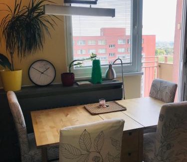 Ostrava Apartment | Nový apartmán v Ostravě u Mišky s akváriem a výhledem z balkonu na Beskydy