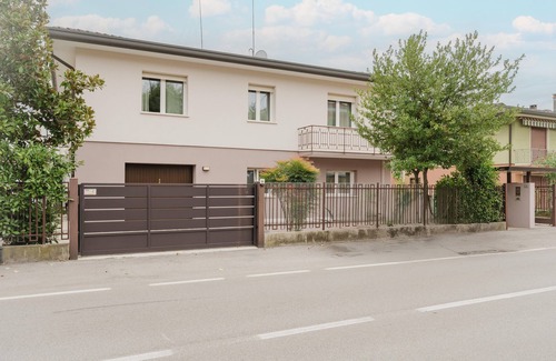 Noale Apartment | Novalesi Vintage interior 2 (just 20 minutes from Venice)