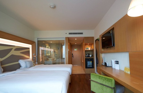 Sholinganallur Hotel | Novotel Chennai OMR Hotel