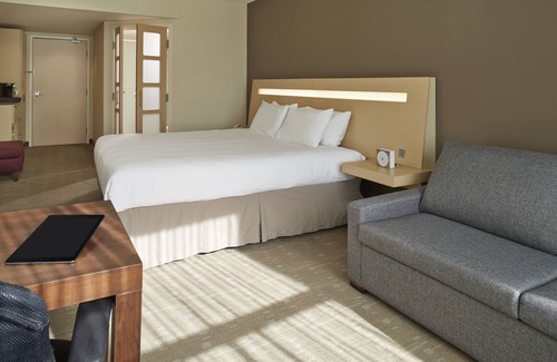 Saint-Laurent Hotel | Novotel Montreal Aeroport