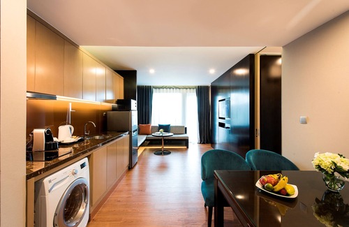 Dich Vong Hau Hotel | Novotel Suites Hanoi
