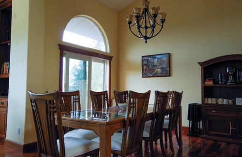 Hayden View Estates House | Now Open! Pure Relaxation · Breathtaking Views · Sunny Yard · Pool · Gym · Bar