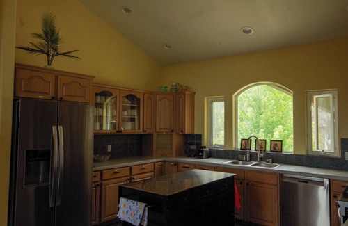 Hayden View Estates House | Now Open! Pure Relaxation · Breathtaking Views · Sunny Yard · Pool · Gym · Bar
