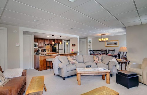 Warrior's Mark Condo | nPerfect for Your Breckenridge Holiday! Updated Condo; Walk to Town and Lifts