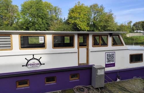 Bergues Boat Rental | Nuit insolite à bord d'une péniche, 6 personnes