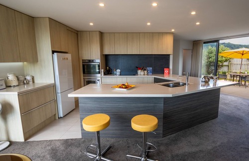 Ngaio Bay House | Number One Bach - Kaiteriteri Holiday Home