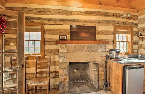 Free Union Cabin | Numerous On-Site Trails: Earlysville Wooded Cabin