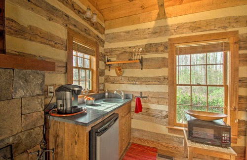 Free Union Cabin | Numerous On-Site Trails: Earlysville Wooded Cabin