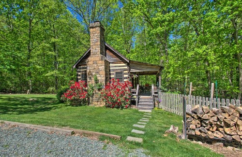 Free Union House | Numerous On-Site Trails Earlysville Wooded Cabin