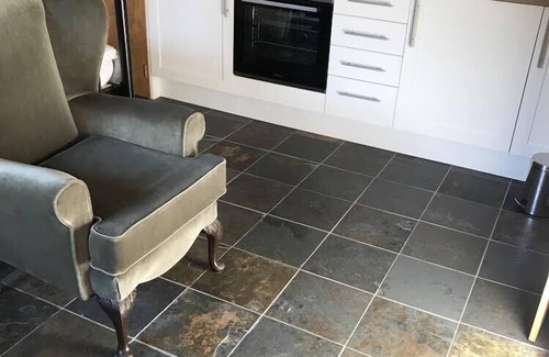 Measham Cottage | Nuneaton - Cottage - Sleeps 2 - Parking - Garden