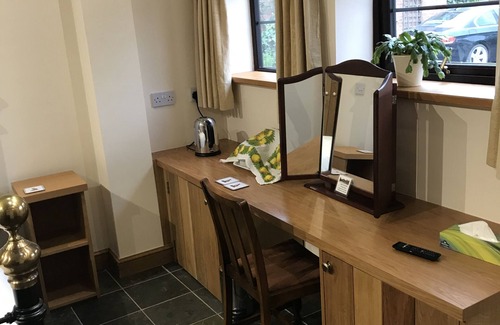 Measham Cottage | Nuneaton - Cottage - Sleeps 2 - Parking - Garden