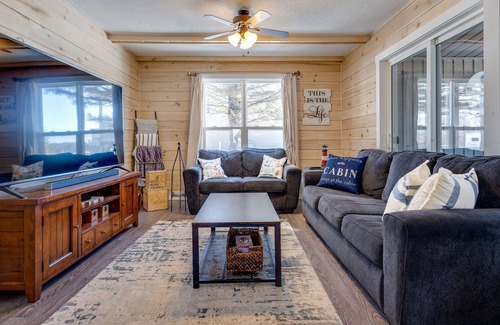 Alberton Cottage | Nurse's Oasis: 3-BR, Pet Friendly, Hot Tub, Snow Removal, Starlink