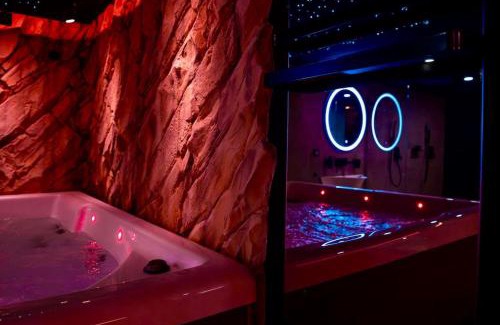 Bagnols-sur-Ceze Apartment | NUXIA Suites&SPA L'Avolupté