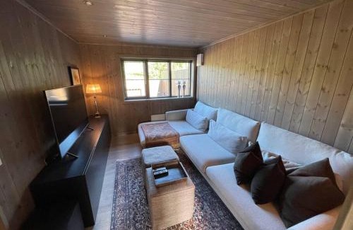 Stryn House | Ny og moderne hytte i Stryn. Solrik plassering
