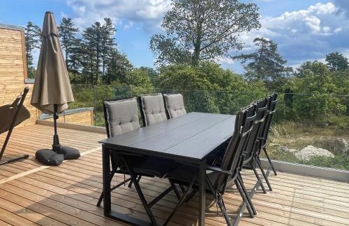 Svaneke House | Nybygget hus i Svaneke tæt på klipper, skov og hav