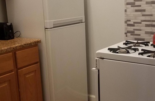Laurence Harbor Apartment | NYC Beach Suite 7 min. walk to the Jersey Shore